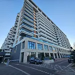 Stylish Hideaway Near City Center